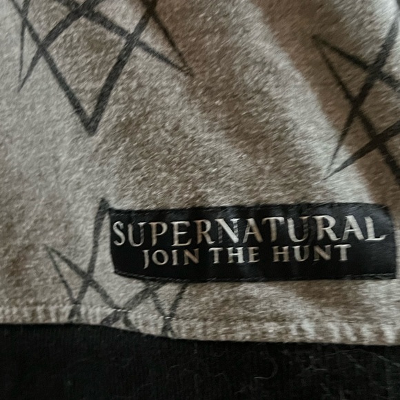 Supernatural sweatshirt - Picture 2 of 3